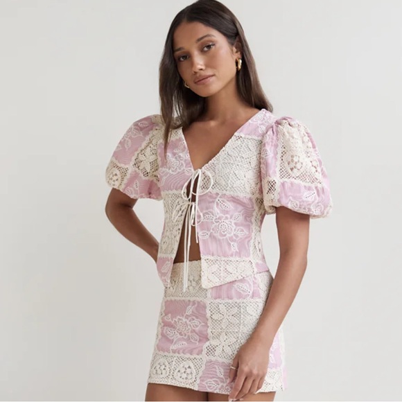 NWOT Pink Lace-Trimmed Women's Top - Picture 13 of 13